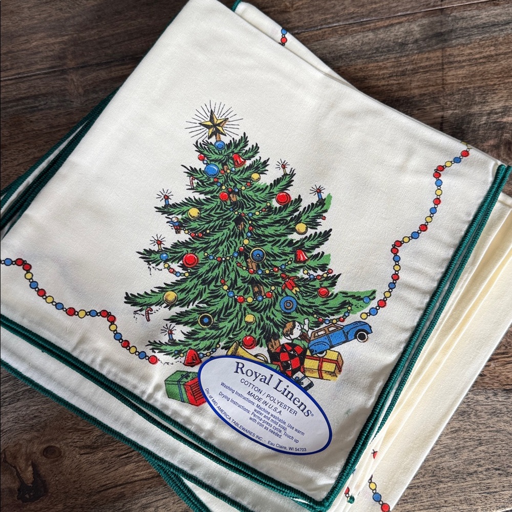 Royal Linens Christmas Tree Napkins: Set of 6 - Picture 1 of 8